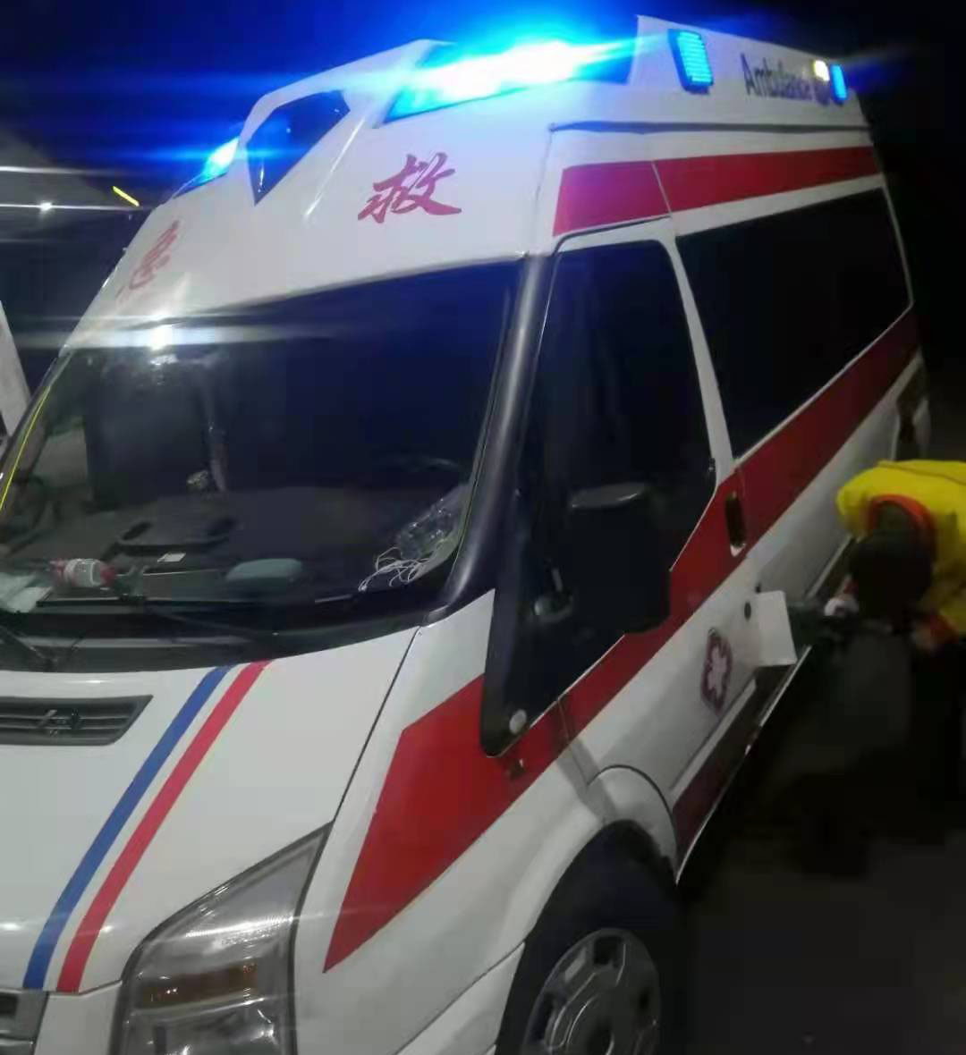阳江市专业救护车出租